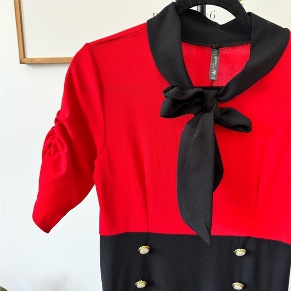 Very beautiful red and black with gold and ivory buttons elegant dress - Picture 8 of 8